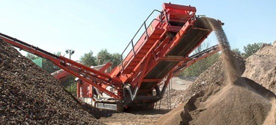 Sandvik QA441 Mobile Doublescreen in recycling